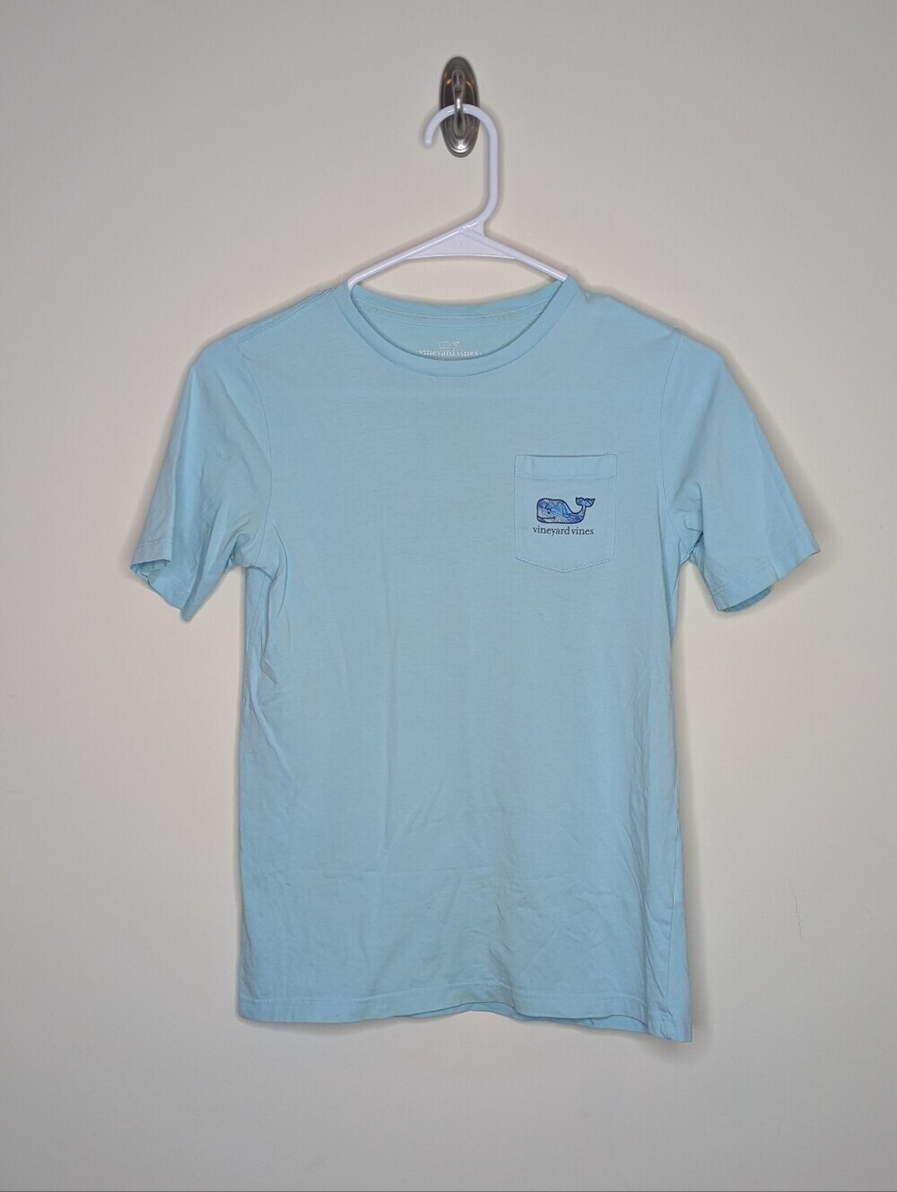 Vineyard Vines Whale Fish Shirt 8/10